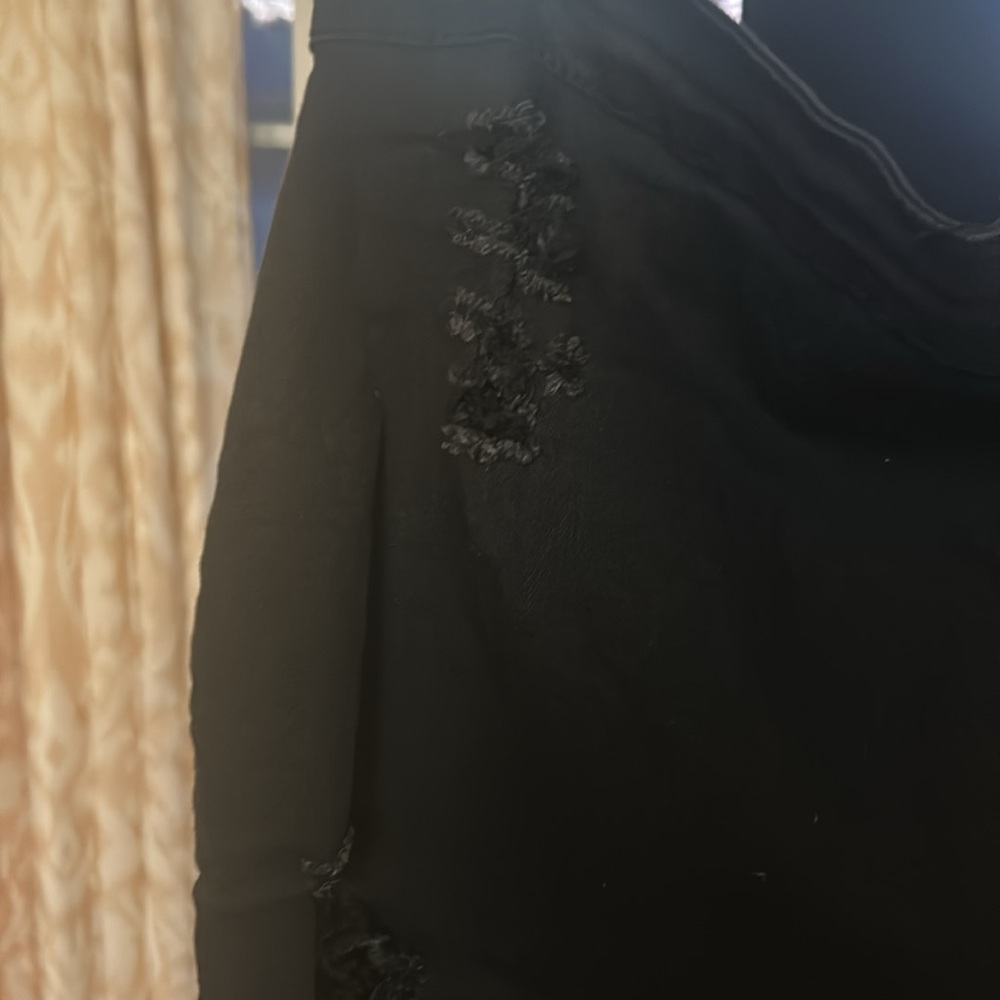Pretty Little Things Black ripped mini Skirt - Picture 3 of 7